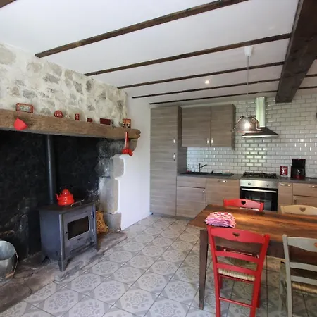 Lava Holiday home Espinasse (Puy-de-Dome)
